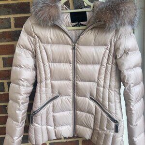 Share Dawn Levy Nikki Down Puffer Coat, size M. MISSING ZIPPER PULL!!!
